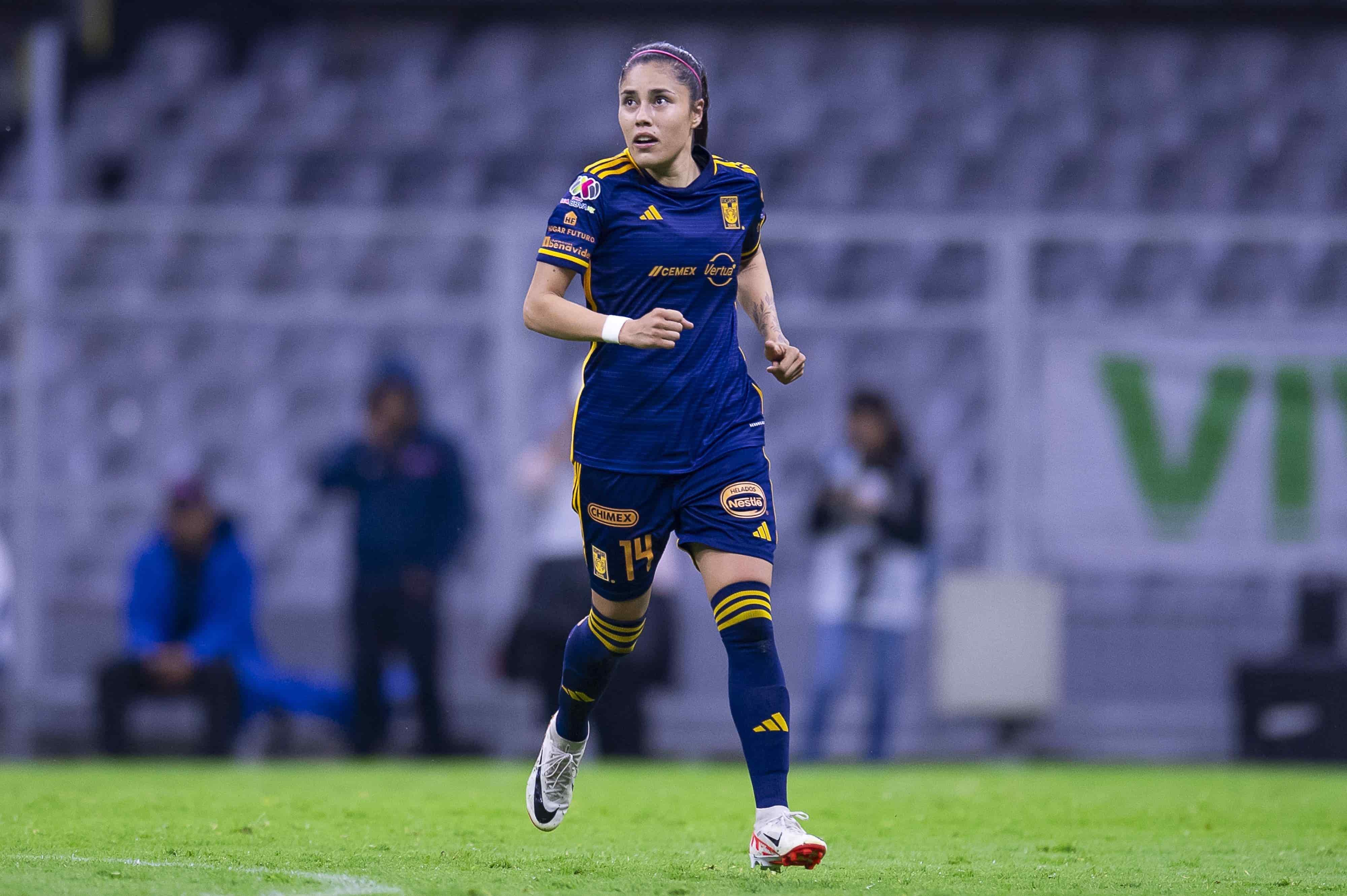 Lizbeth Ovalle sentencia el partido.