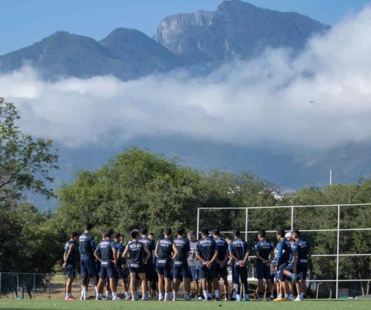 Podría Tecatito Corona debutar con Rayados en amistoso