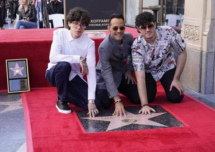 Recibe Marc Anthony su estrella en el Paseo de la Fama