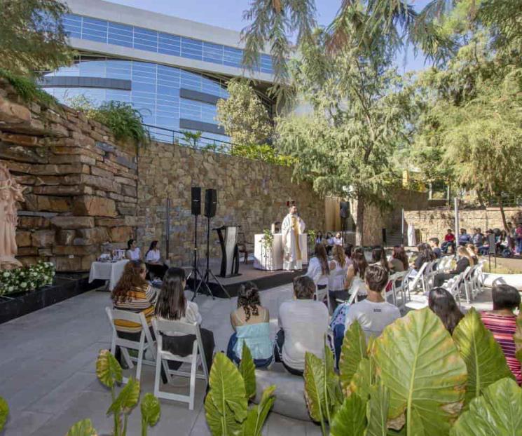 Celebran 54 aniversario de la fundación de la UDEM
