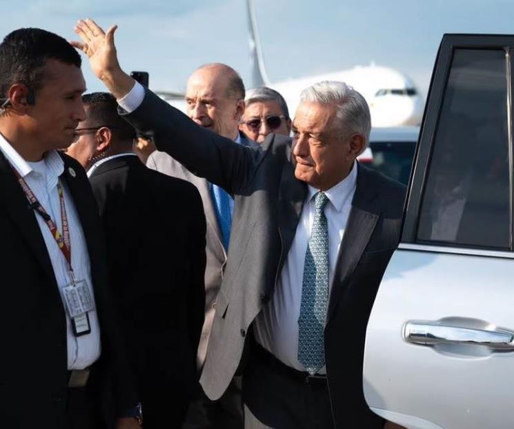 Me da mucho gusto estar aquí, dice AMLO en Colombia