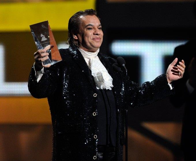 Entre polémica, se estrena canción inédita de Juan Gabriel