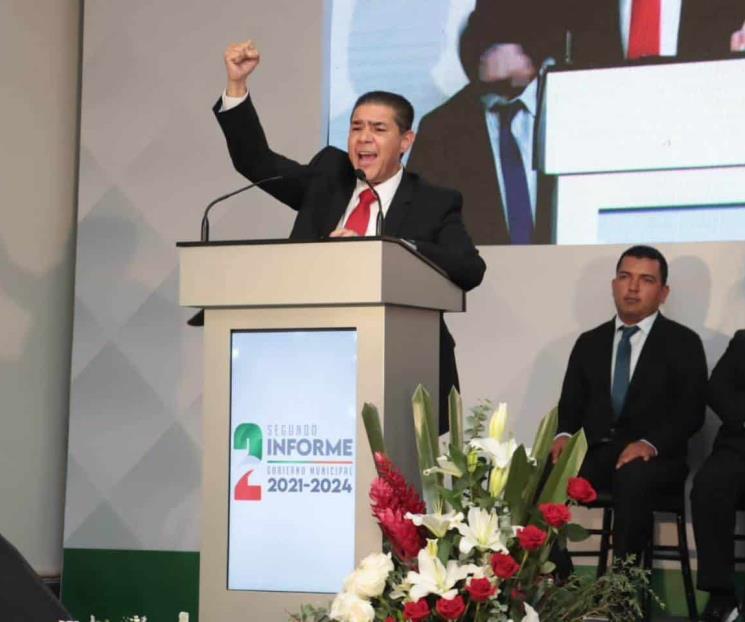 Rinde su segundo informe Paco Treviño