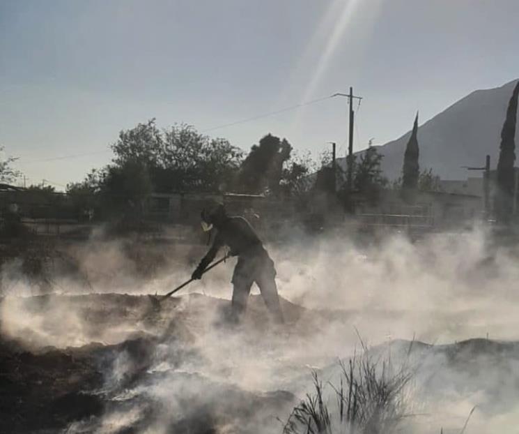 Se incendia baldío en Escobedo Se incendia baldío en Escobedo