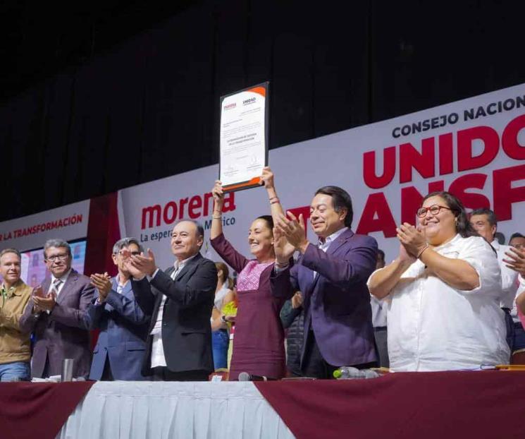 Recibe Sheinbaum constancia como coordinadora de la 4T