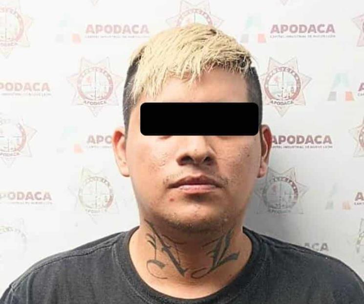 Capturan a dos sujetos en Apodaca