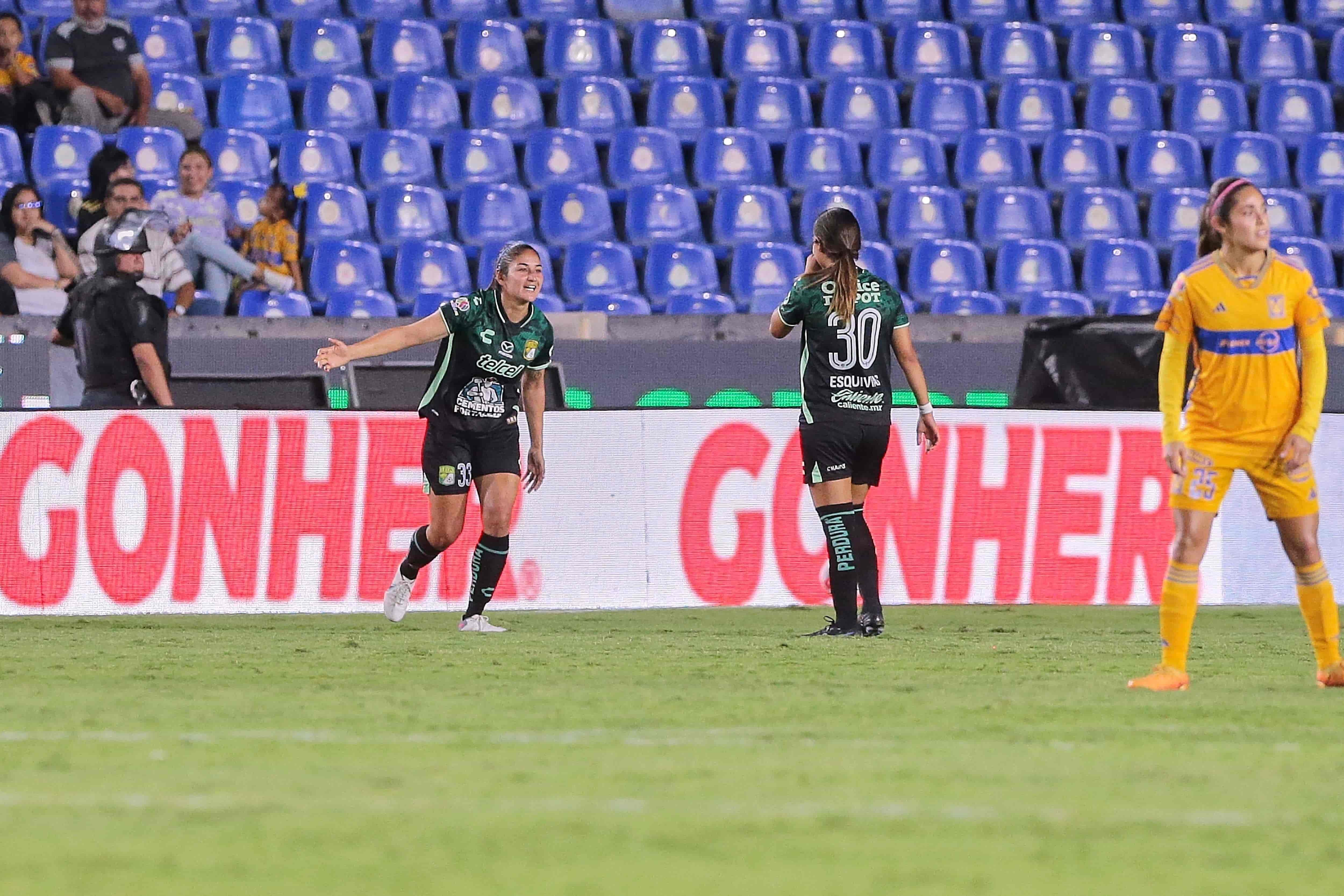 Yashira Barrientos empata.