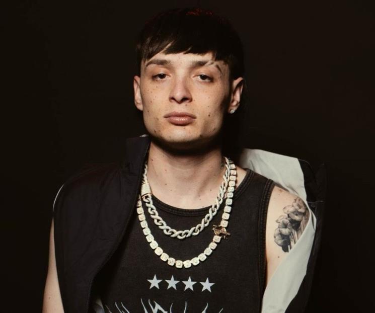 Amenazan de muerte a Peso Pluma con narcomantas del CJNG