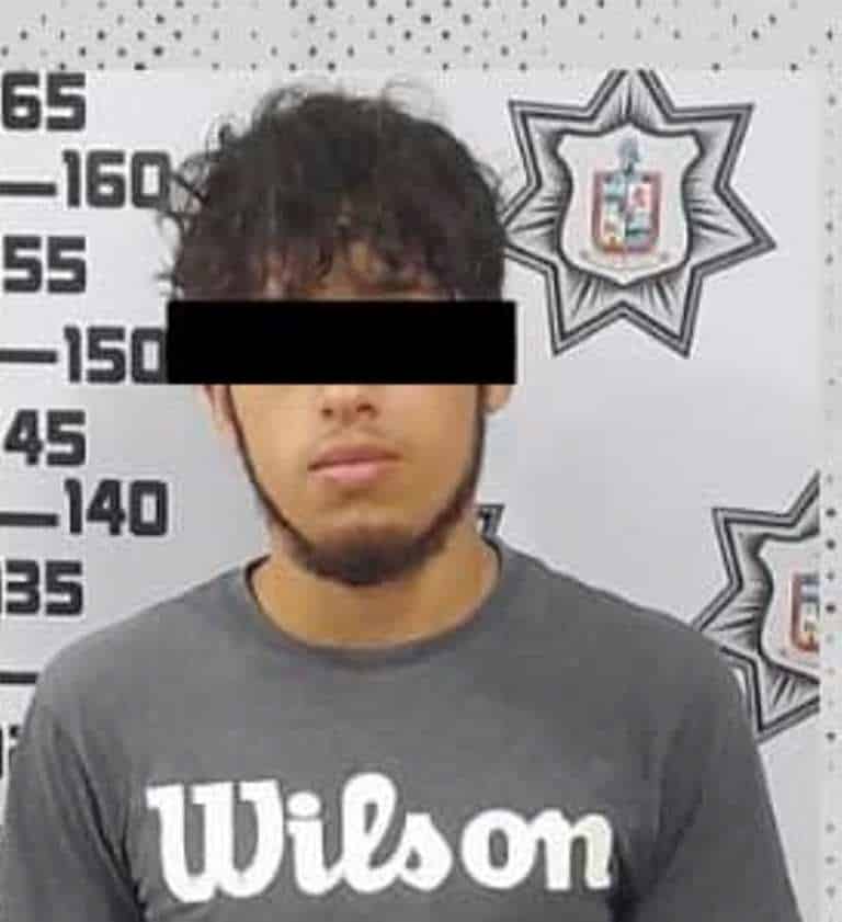 Una infracción de tránsito fue la clave para detener a un hombre que viajaba en una motocicleta, que contaba con reporte de robo con violencia.