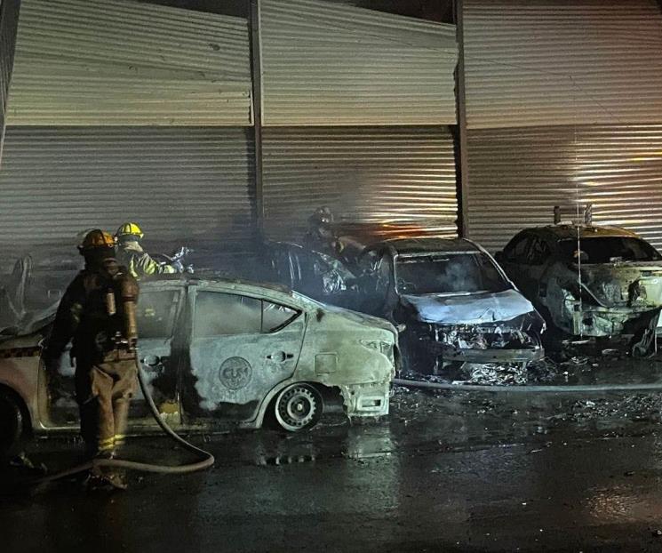 Alarma incendio de cuatro taxis Alarma incendio de cuatro taxis