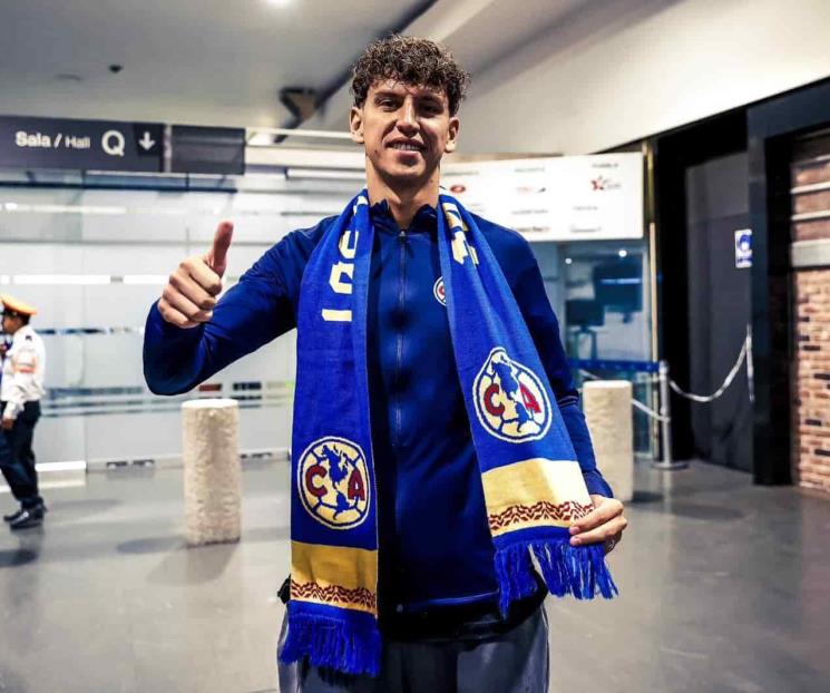Igor Lichnnovsky llega a CDMX para reportar con América