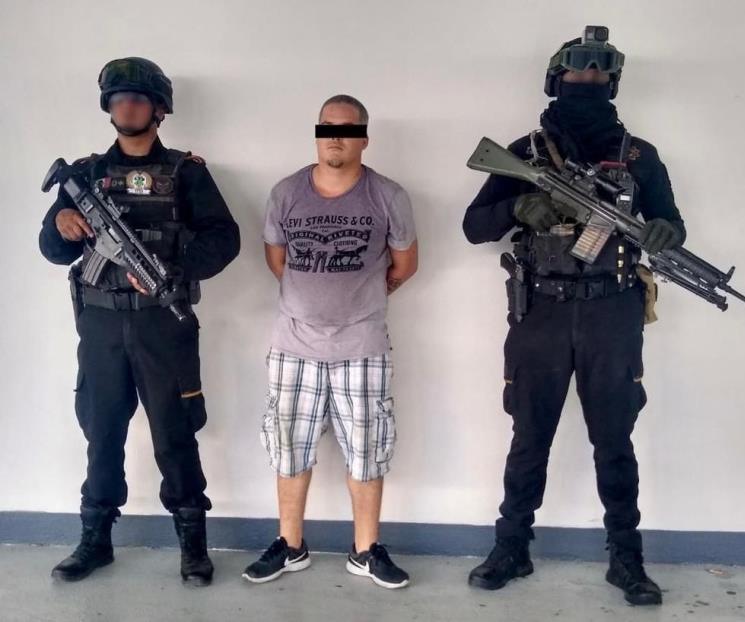 Hallan a hombre armas y droga en Juárez