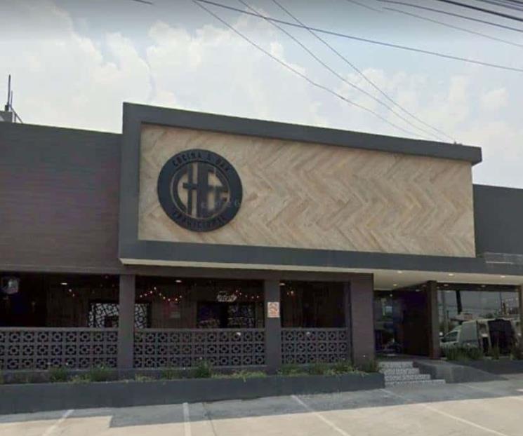 Recibe descarga de 13 mil voltios en restaurante Recibe descarga de 13 mil voltios en restaurante