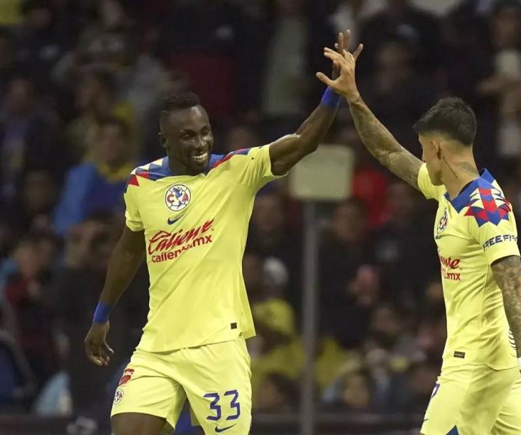 Chocan América y Chivas en clásico nacional