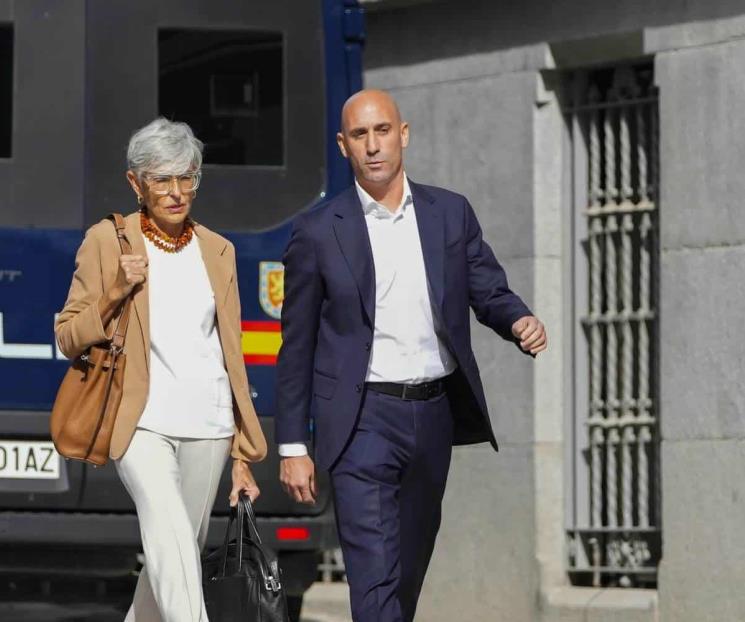 Pone juez orden de restricción a Rubiales