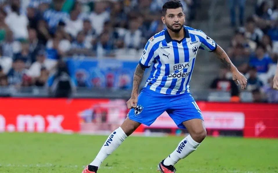 Tecatito se apunta para ser delantero titular en Clásico