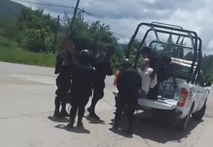 Denuncian detención arbitraria de padre de uno de los 43 Denuncian detención arbitraria de padre de uno de los 43