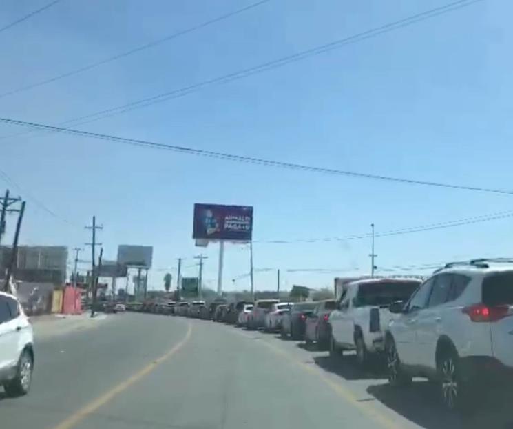 Cierran paso fronterizo ante arribo de migrantes