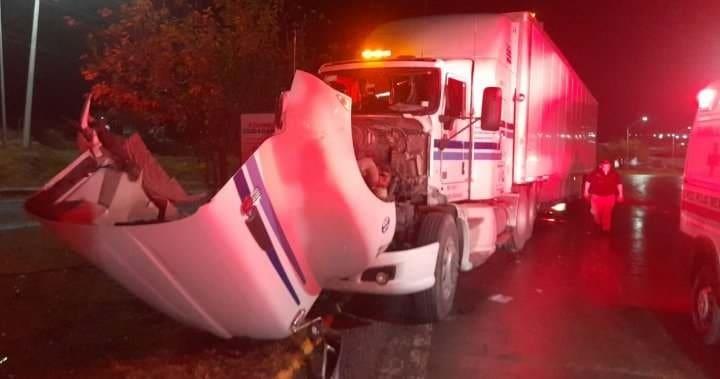 Se estrella tráiler en Allende Se estrella tráiler en Allende