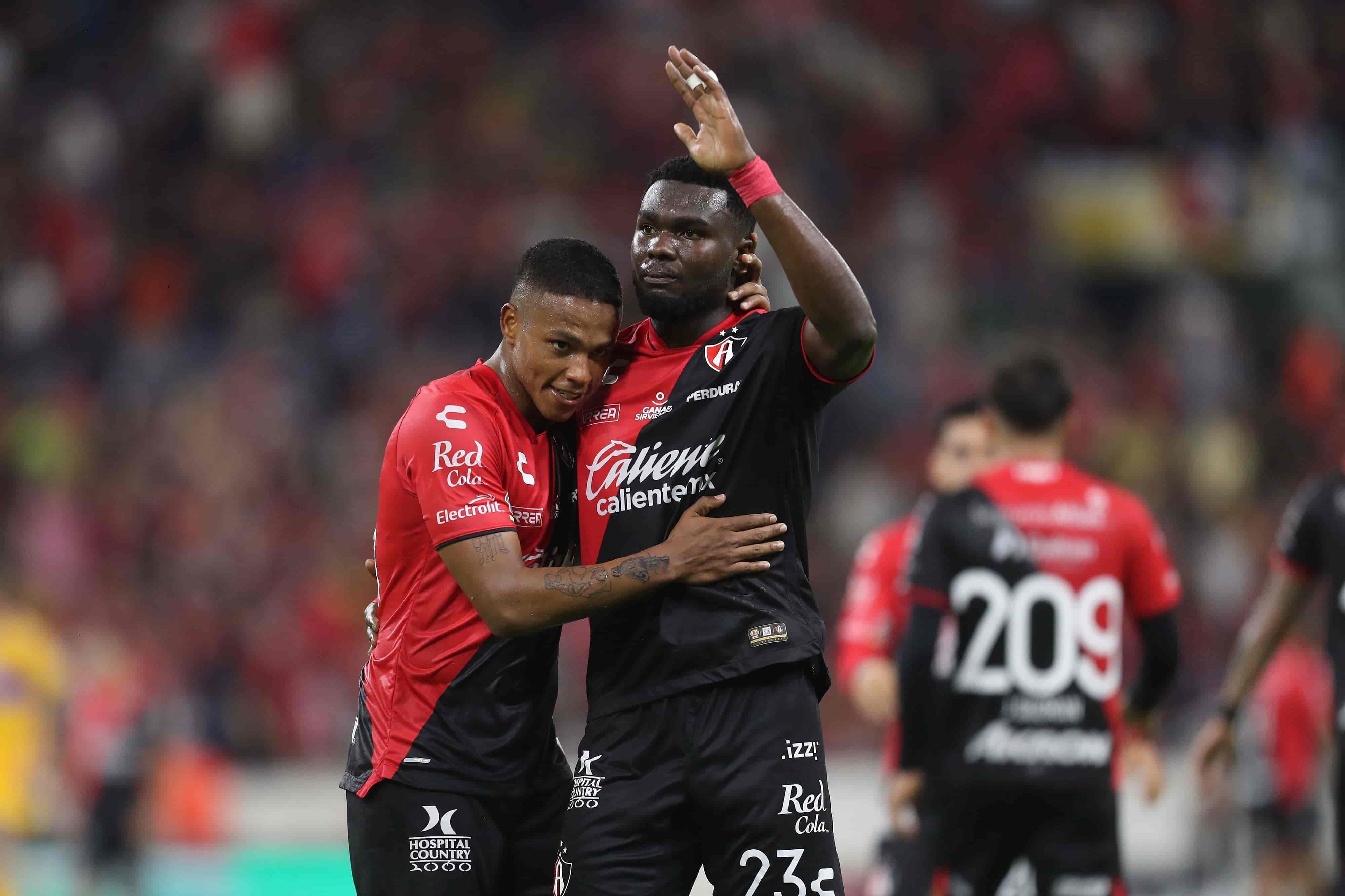 Jordy Caicedo hace el 2-0.