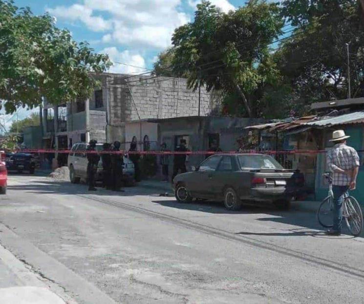 Le disparan afuera de domicilio en Linares