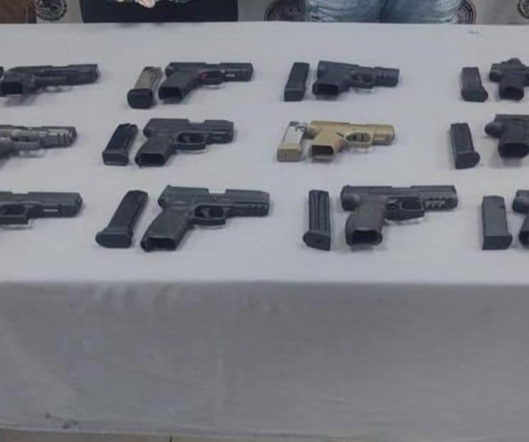 Caen dos con armamento en General Bravo