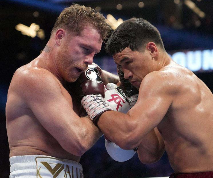 Canelo Álvarez dice ser mejor que Bivol