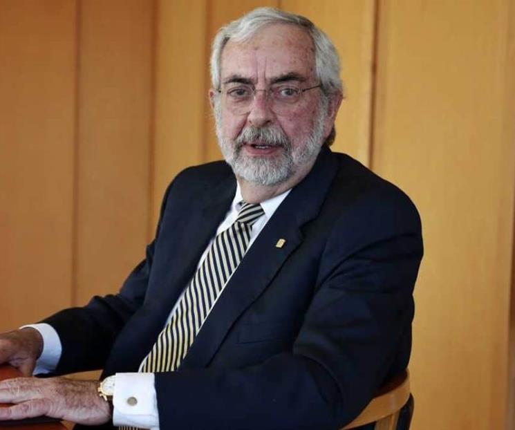 Rector Graue recibe presea Jorge Carpizo