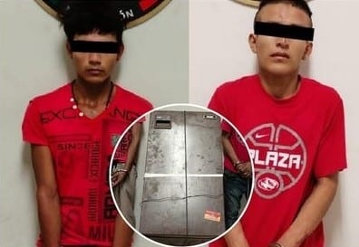 Un par de presuntos ladrones de al menos 15 domicilios fueron arrestado por elementos de la Secretaría de Seguridad y Vialidad municipal, en la Colonia Hacienda de San Mario, Salinas Victoria, uno de ellos intentó refugiarse en una casa, pero el propietario lo entregó a la policía.
