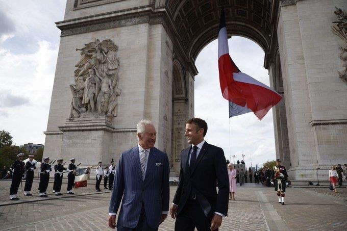 Recibe Francia a Carlos III en visita de Estado
