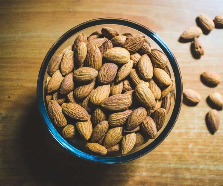 Almendras, alimento rico en calcio Almendras, alimento rico en calcio