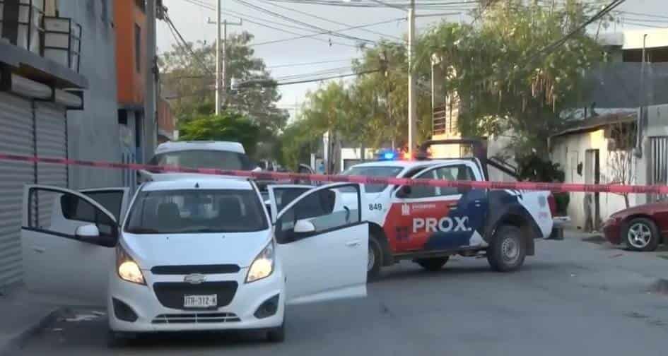 Asaltan a taxista y los detienen Asaltan a taxista y los detienen