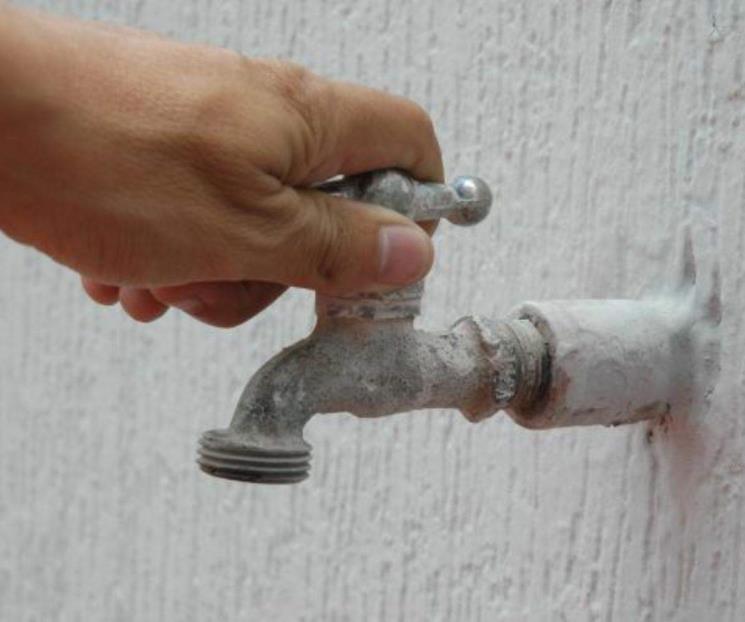 Se quedan sin agua una docena de colonias en García