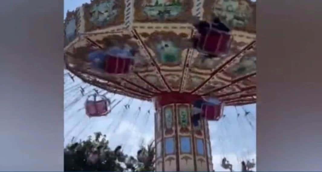 Mujer sale proyectada de juego mecánico en parque de Brasil