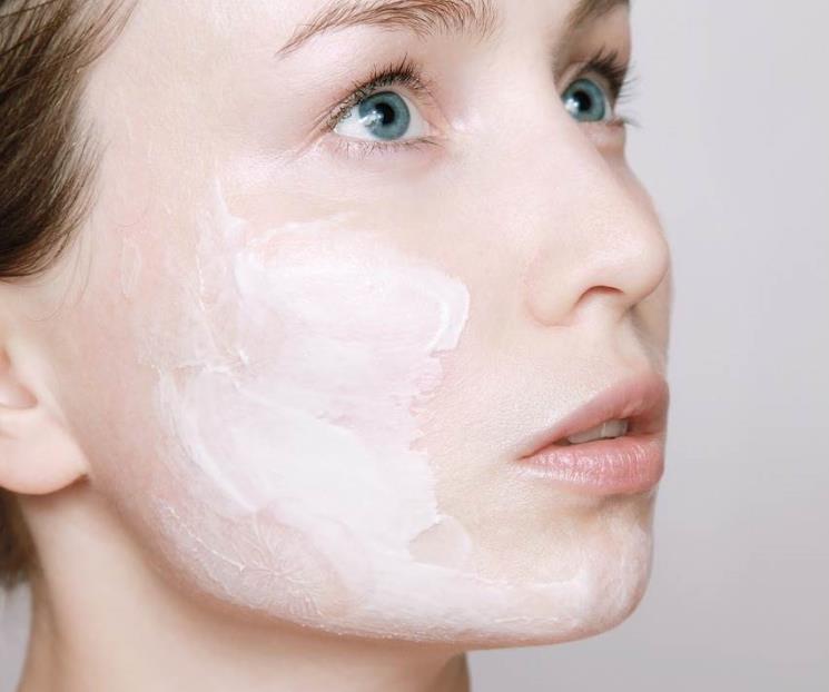 Maquilladora demuestra el cambio físico de consumir colágeno