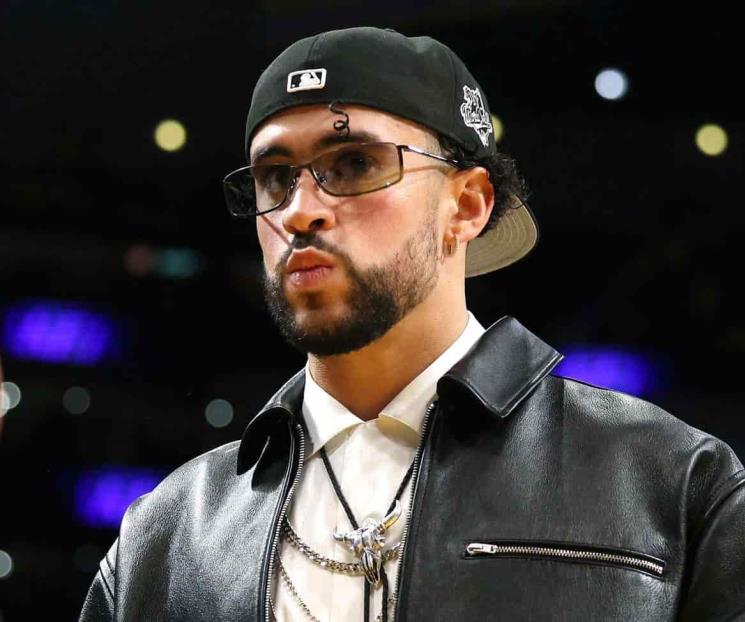 Arremete Bad Bunny contra fan Arremete Bad Bunny contra fan