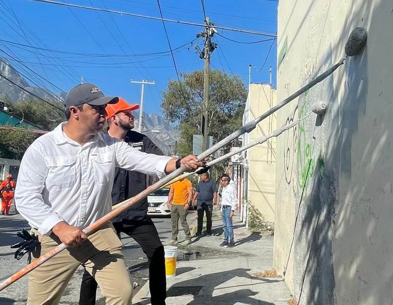 Dan “manita de león” a Centro de Santa Catarina Dan “manita de león” a Centro de Santa Catarina