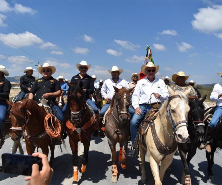 Supervisa Navarro obras por municipios al sur de NL