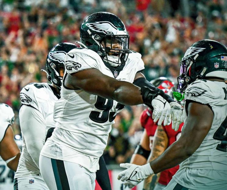 Las Águilas campeonas mantienen invicto en la NFL