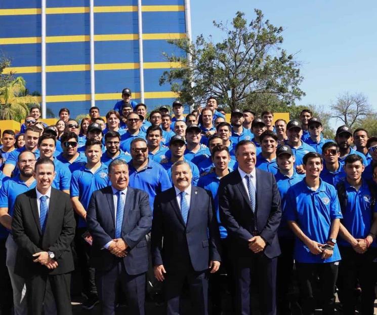 Celebran Auténticos 90 años de la UANL