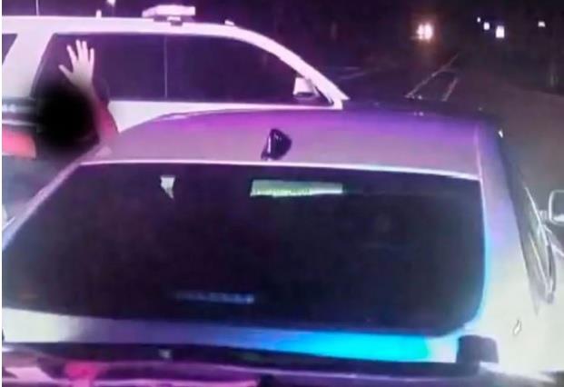 Niños roban auto de su madre porque les quitó dispositivos
