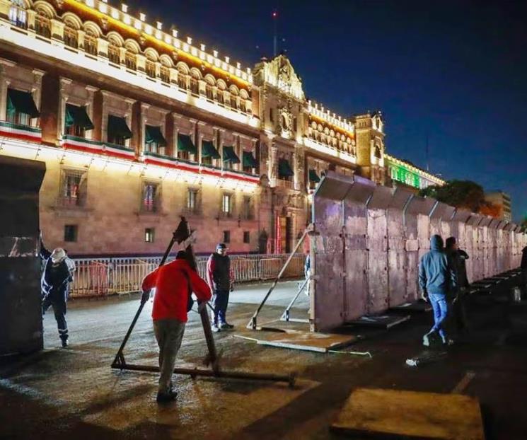 Blindan Palacio Nacional, previo a marcha por Ayotzinapa