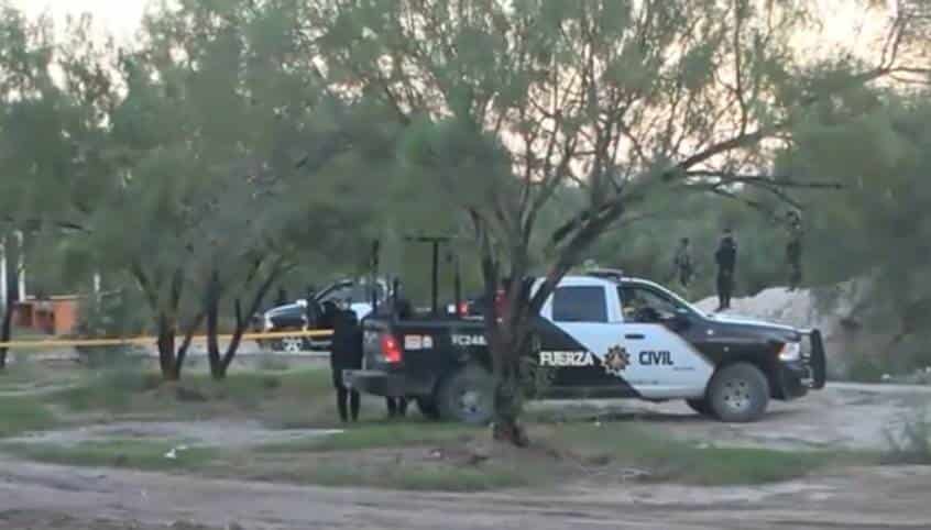 Un menor de 17 años de edad fue privado de la vida acuchillado por quien era la ex pareja de la joven con la que se encontraba y con la que ahora presuntamente tenía una relación sentimental, la madrugada de ayer en un parque de la Colonia Valle de Santa Elena, en el municipio de Zuazua.
