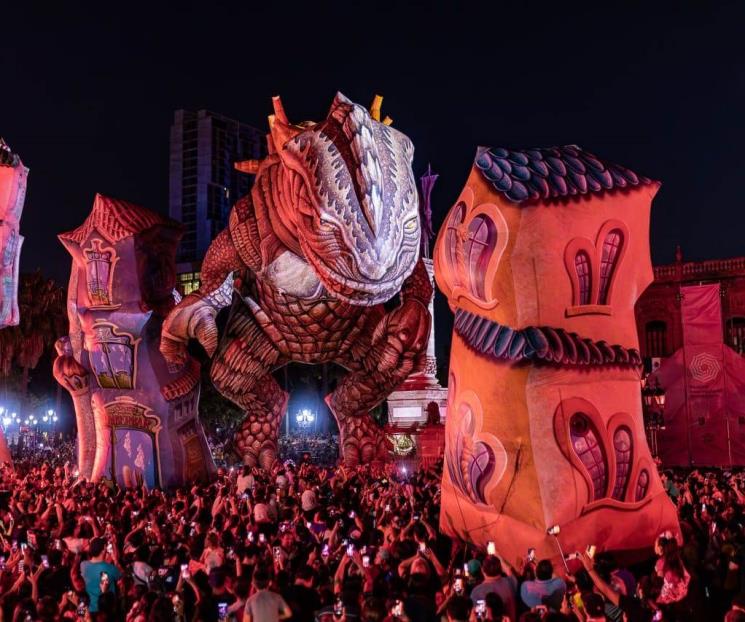 Todo un éxito el show de globos flotantes en el FISL Todo un éxito el show de globos flotantes en el FISL