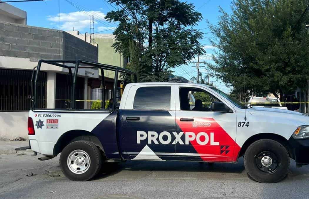 Hombres armados que viajaban en dos camionetas, atacaron una quinta campestre ubicada en la Colonia Pedregal del Topo Chico, en Escobedo.
