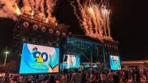 Corona UANL 90 años con espectacular concierto y show de dro