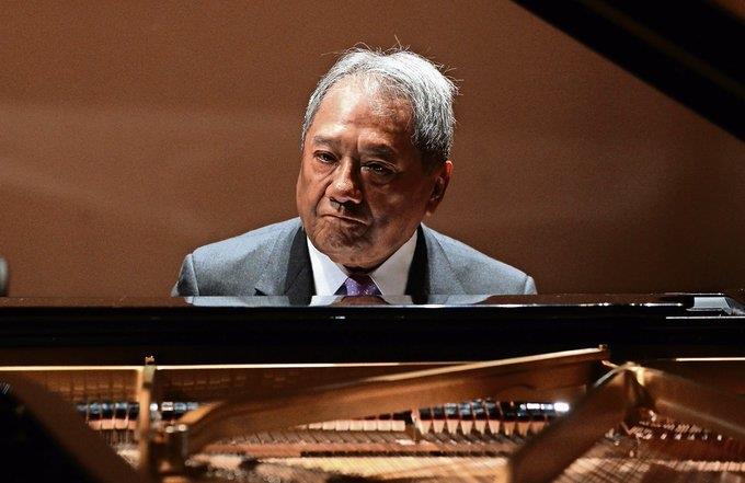 Celebran a Armando Manzanero con primer libro iconográfico