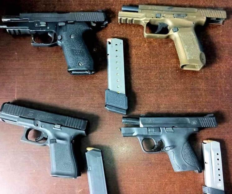 Caen 3 pintores con armas de fuego