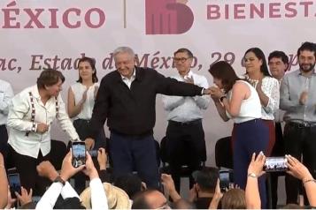 Es una costumbre natural en nuestro pa&iacute;s: alcaldesa