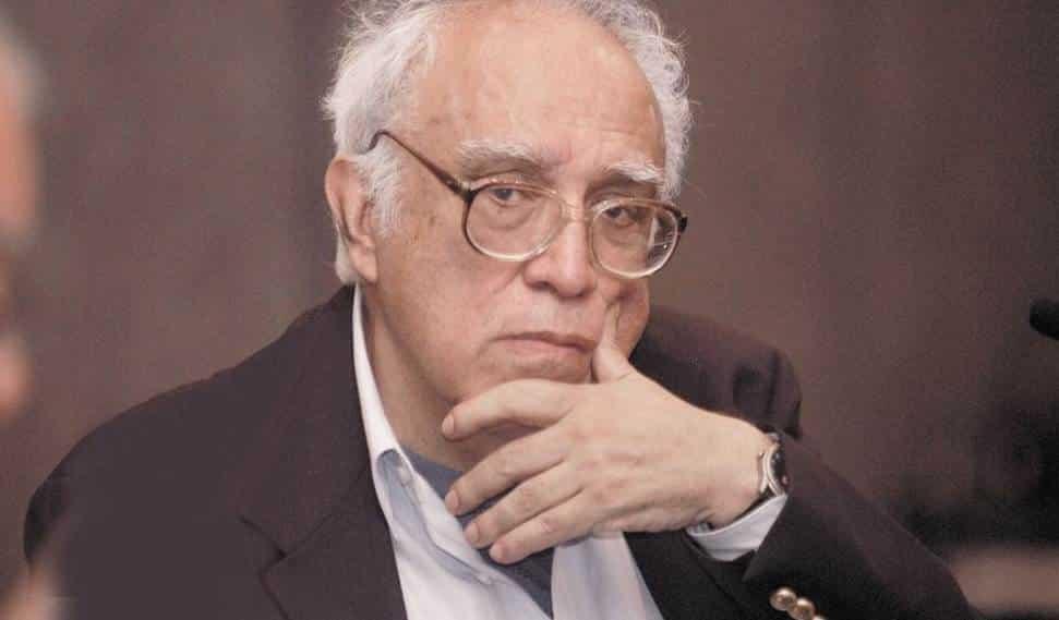 Monsiváis en el margen y en el centro Monsiváis en el margen y en el centro